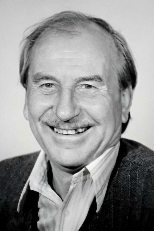 Vladimir Lippart as Fyodor Rakin, district inspector