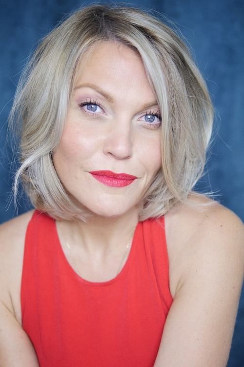 Lucile Jaillant as Carie