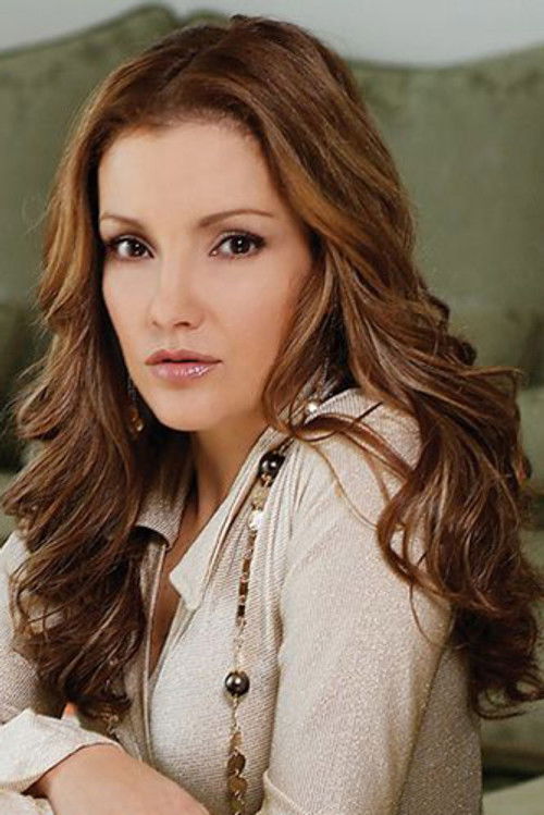 Karla Álvarez as Aurora Roldán del Olmo