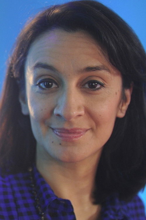 Anita Martínez as Laura