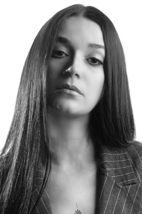 Fizza Nadirova as Səbinə