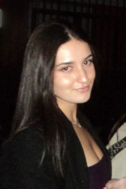 Elisa Mier as Niña en gasolinera