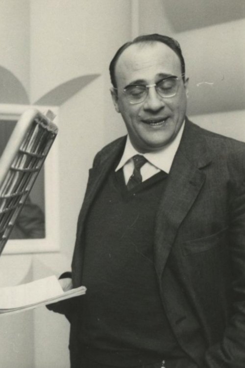 Corrado Gaipa as Editor