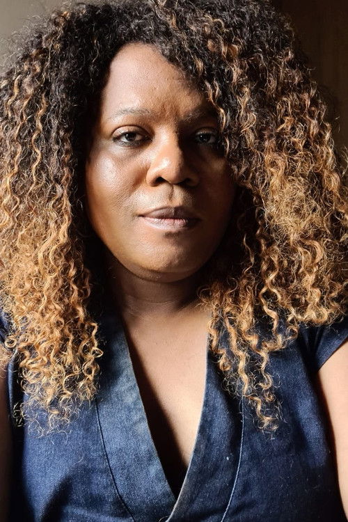 Clodd Dias as Solange