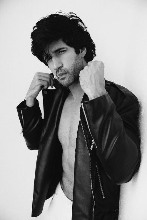 Ishaan Anuradha Khanna as Kartik Rana