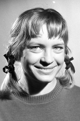 Magdalena Celówna-Janikowska as Nikifor's Housekeeper