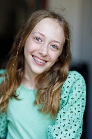 Anaïs Saint-Yves as Elodie Milik