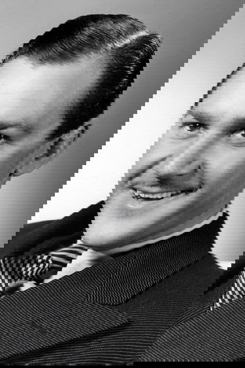 Douglas Fowley as Cutter Lieutenant Wells