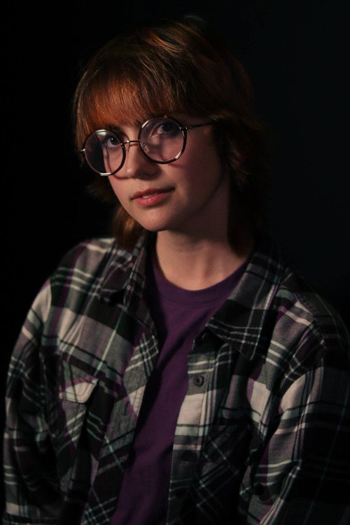 Steph Earhart as Carter Lovejoy