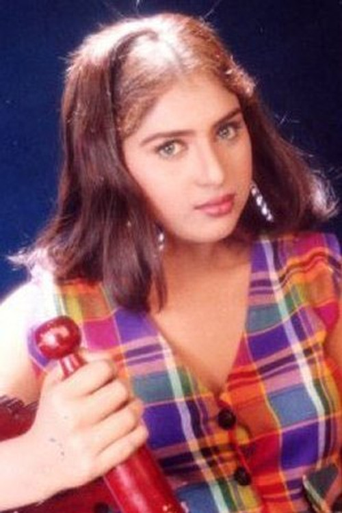 Rajashree as Paari's mother