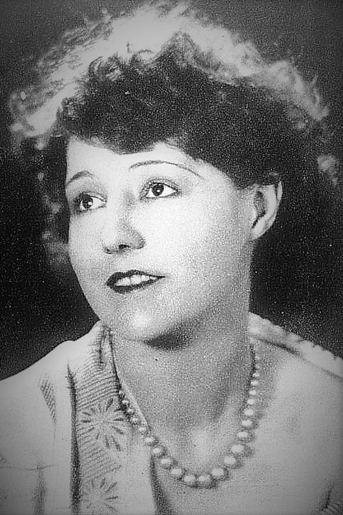 Iris Ashton as Emily Graham