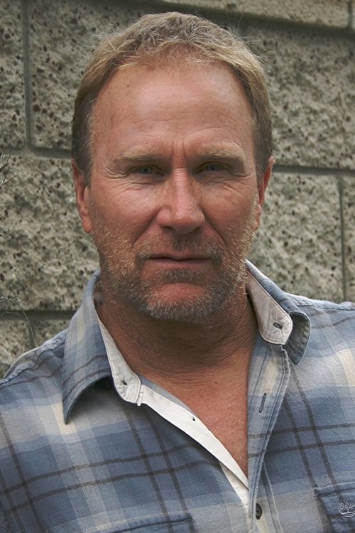 Larry Rippenkroeger as Firefighter