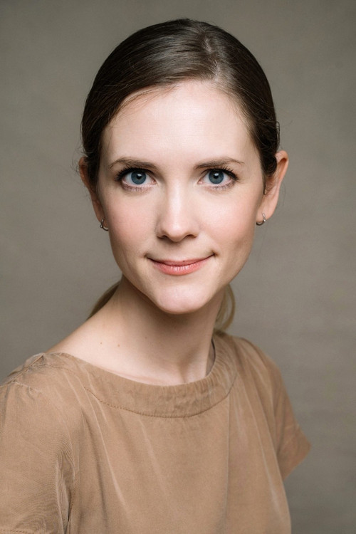 Yulia Konukhova as Mother