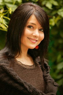 Oana Sîrbu as Dana Vasilescu