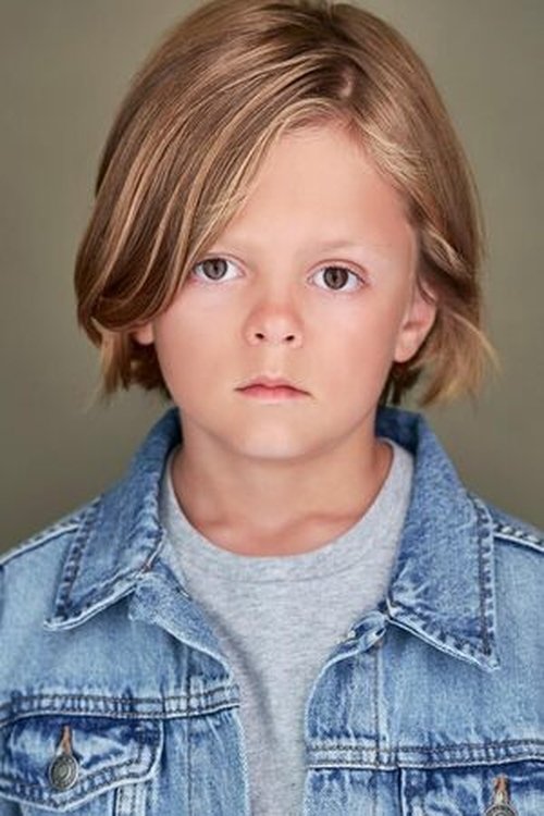 Callum Vinson as Henrik (Child)