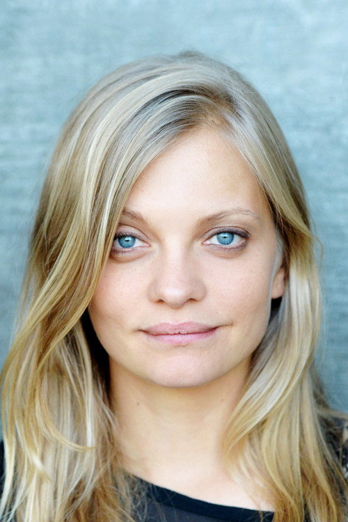 Anastasia Phillips as Lo (voice)