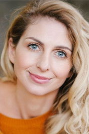 Sontaan Hopson as Ellen