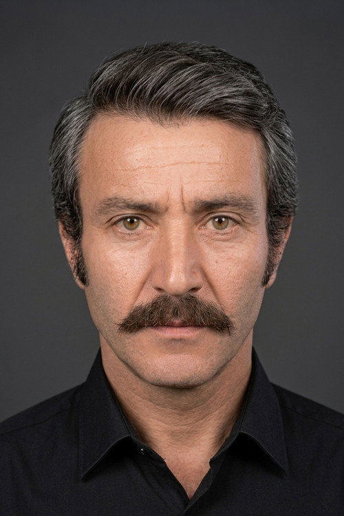 Ajlan Aktuğ as Halit'in Babası (Kapıcı)