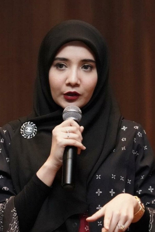 Zaskia Sungkar as Doctor