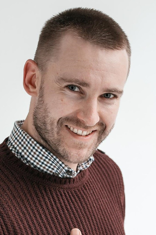 Zakhar Cherezov as Саймон