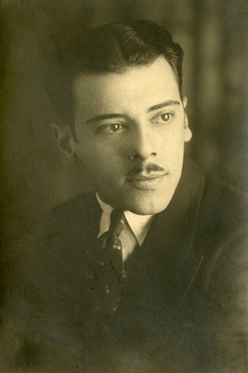Julien Lippé as Léger Carpentier