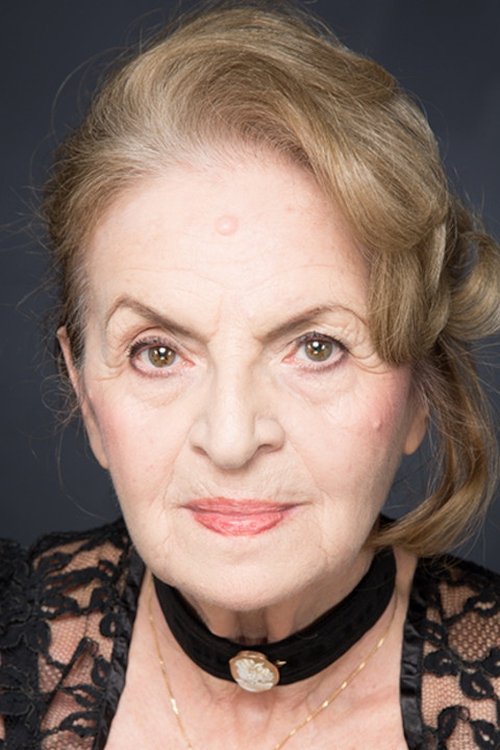 Liana Margineanu as Old Lady