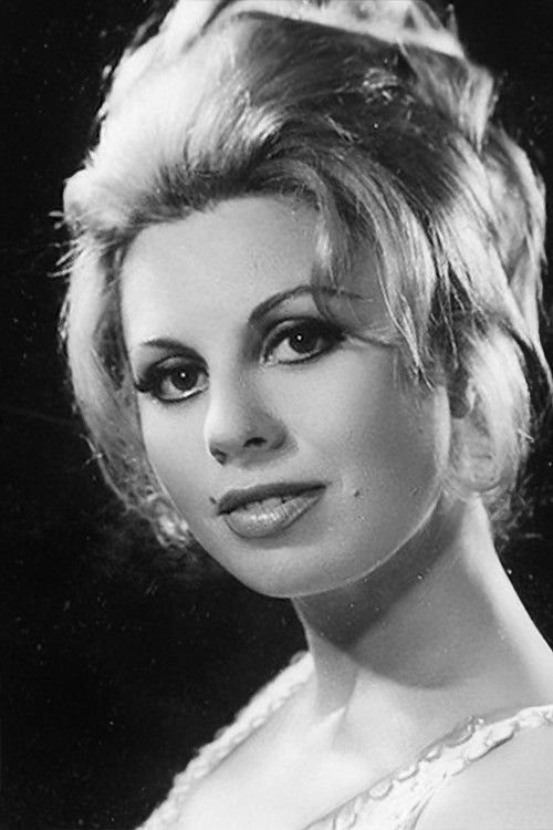 Peri Han as Şantöz Lola