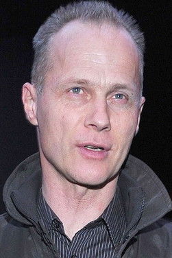 Andrzej Musiał as Captain Karski