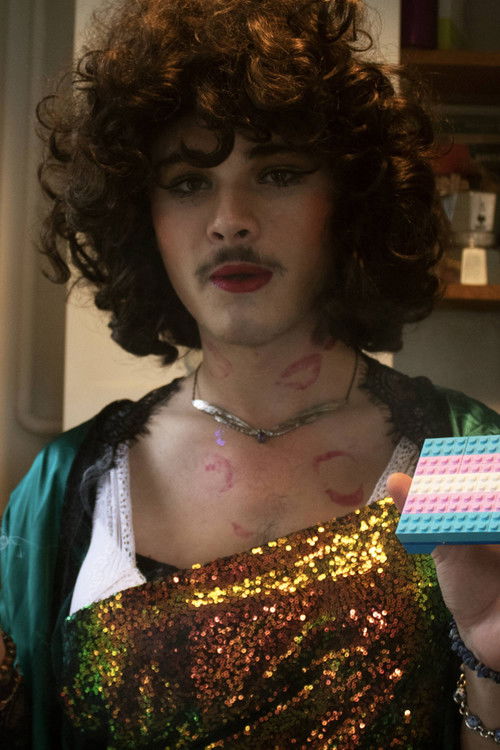 Stronzetta Fataliste as Une émissaire