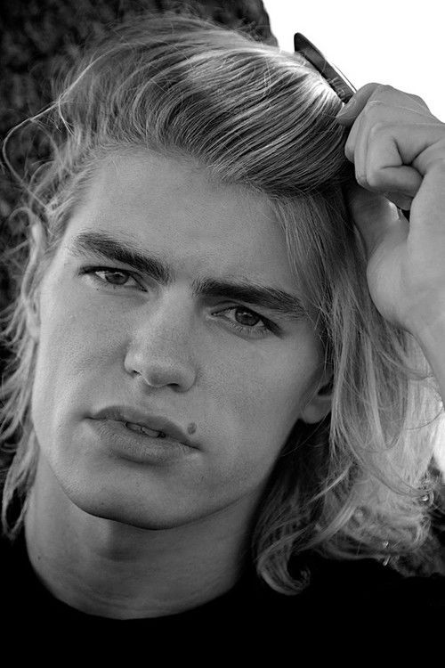 Zander David Hodgson as Barista