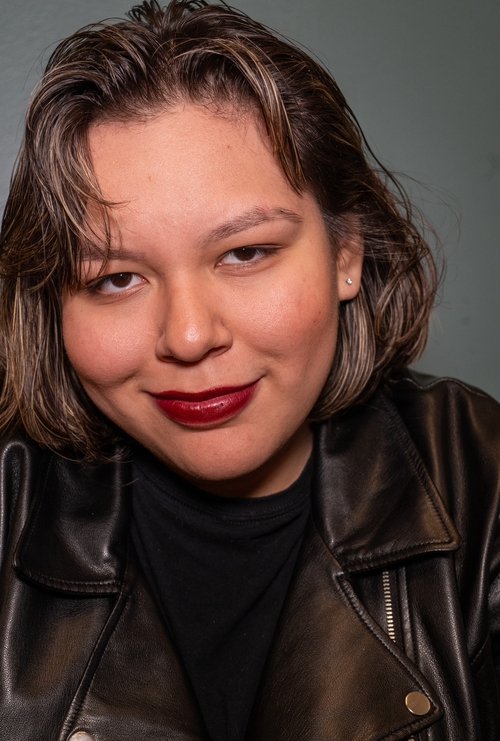 Nayeli Aguilar-Báez as Houston Extra