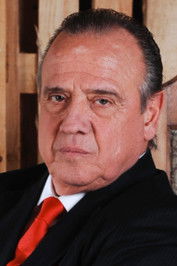 Mauricio Pesutic as Ricardo Ossandón