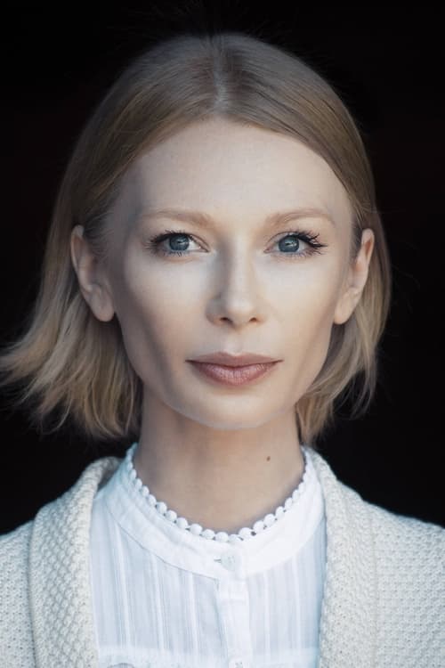 Erika Stasiuleviciute as Monika Muller