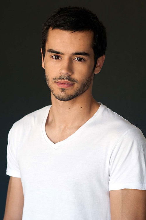 Gonçalo Norton as Niko