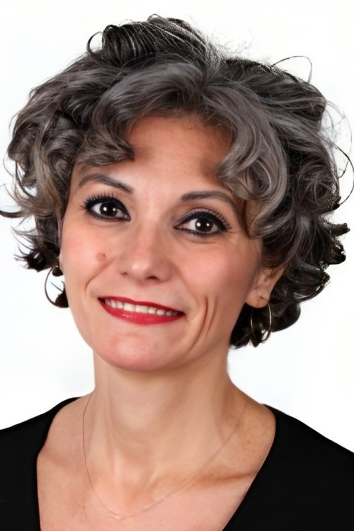 Bensu Orhunöz as Bilge Başaran