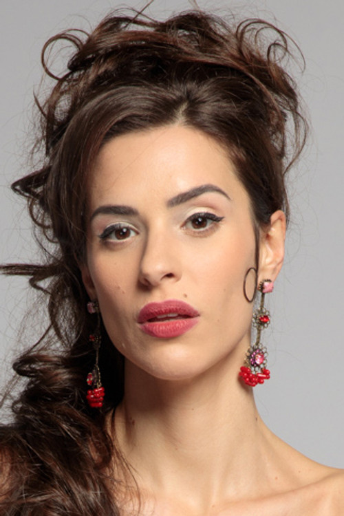 Izabella Fulop as Μαρίαννα