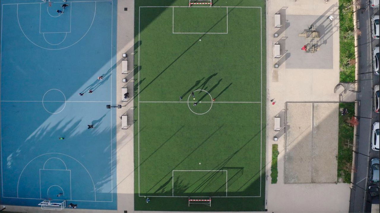 Tous ensemble! backdrop