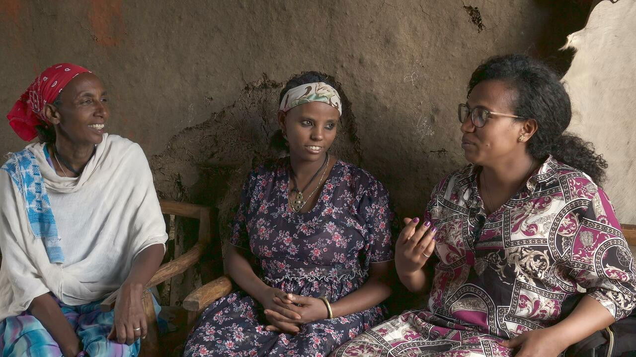 Erhebe dich, du Schöne backdrop