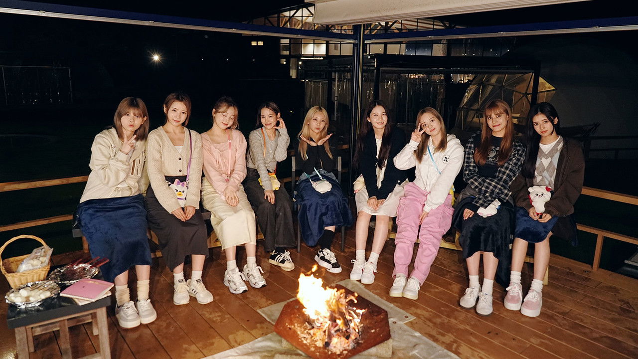 NiziU's Healing Glamping backdrop