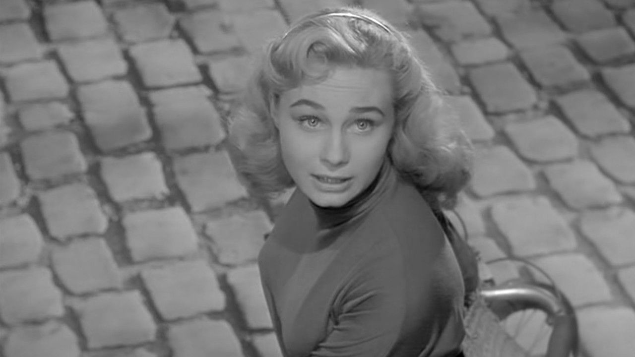 Les Duraton backdrop