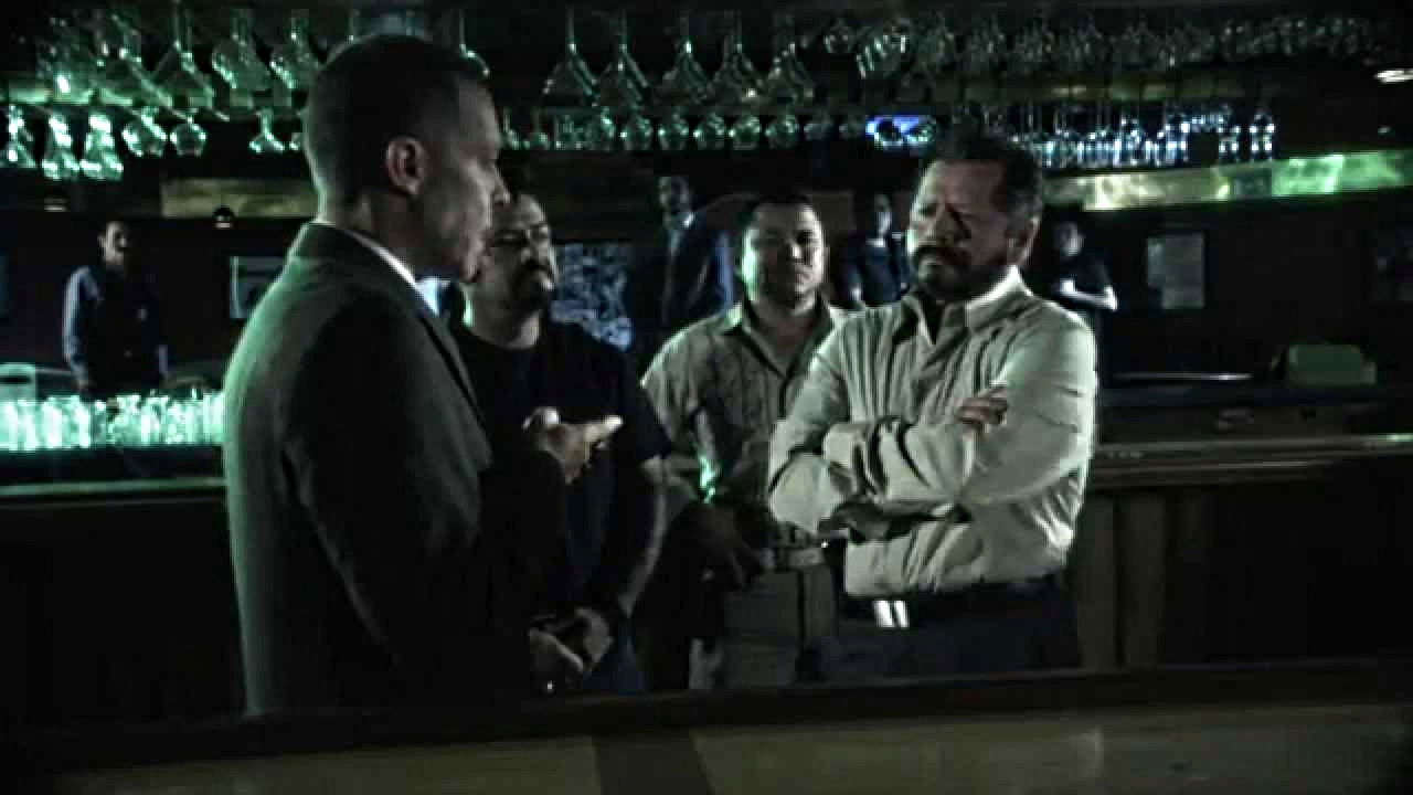 Chuy y Mauricio: El Chrysler 300 Part V backdrop