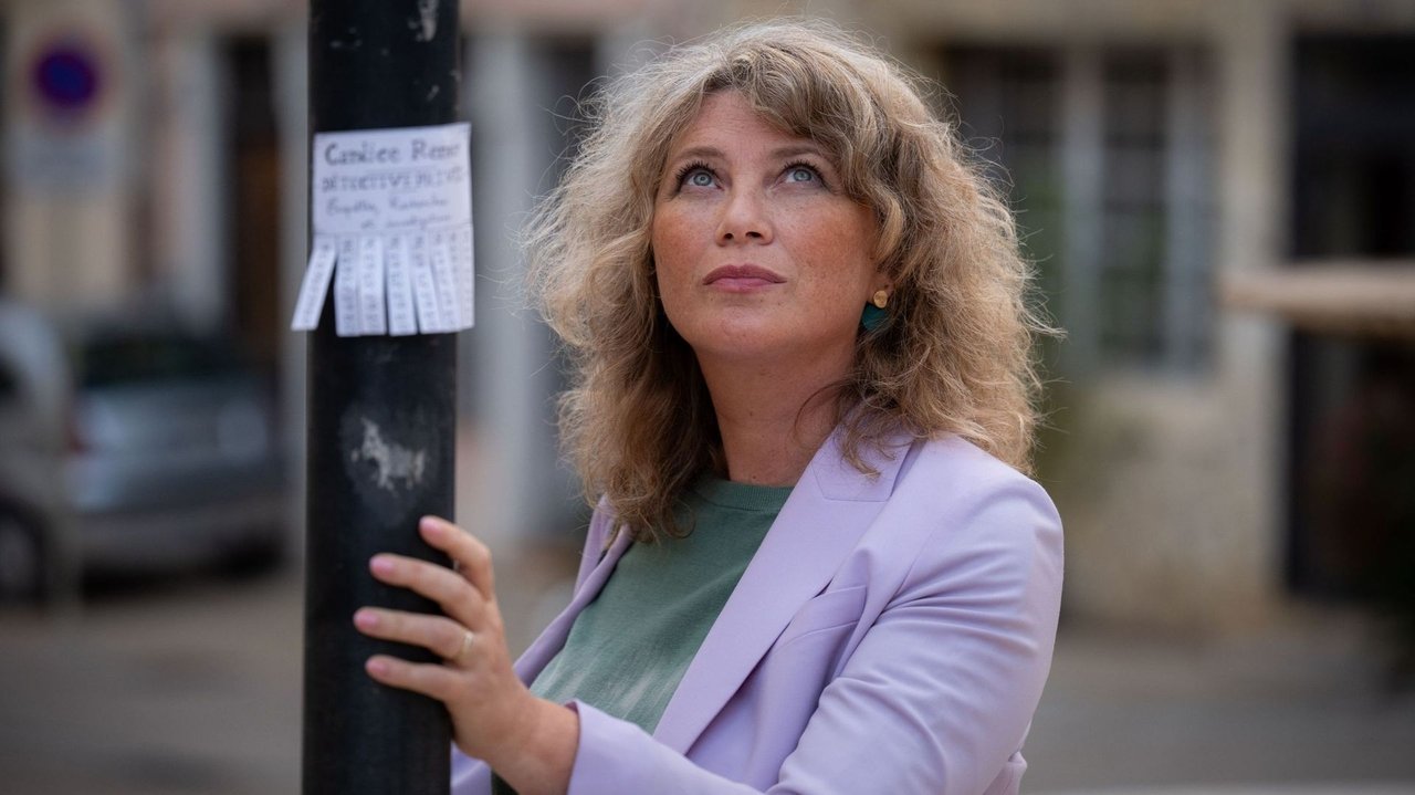 Candice Renoir - Ailleurs l'herbe est plus verte backdrop