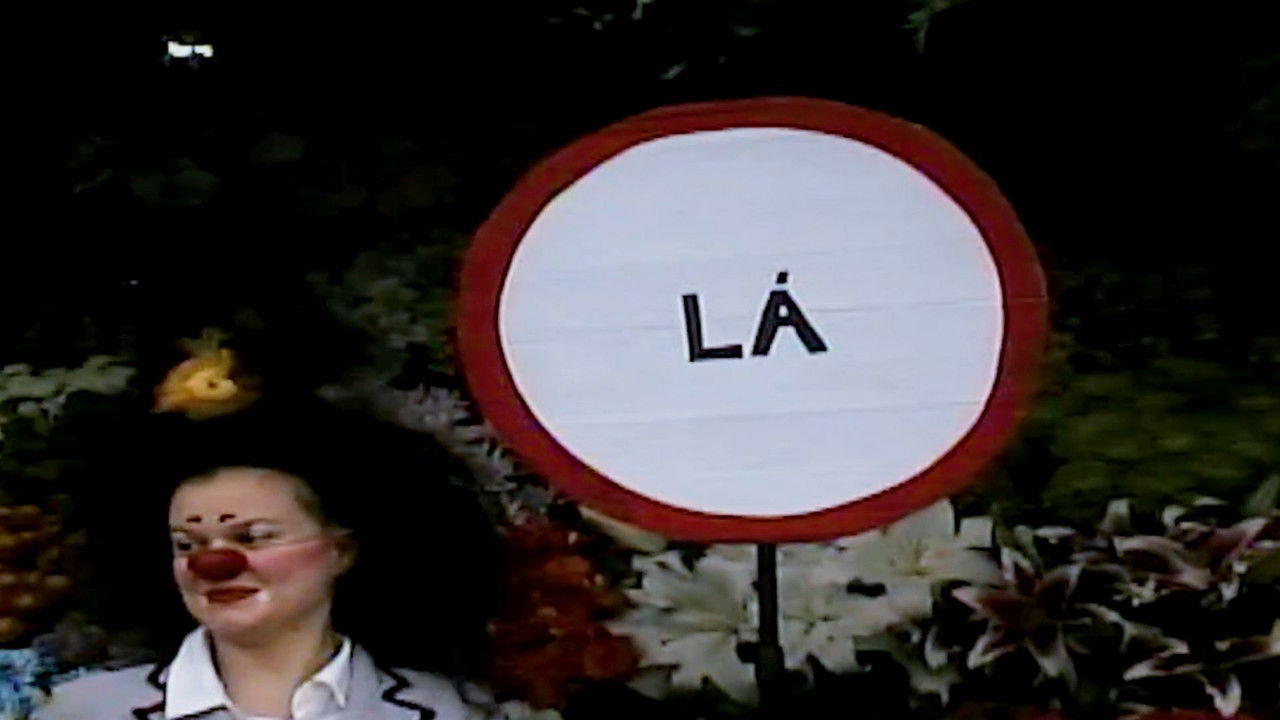 She is from LÁ backdrop