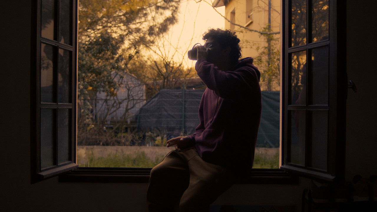 Through his eyes : Portrait d'un jeune photographe backdrop