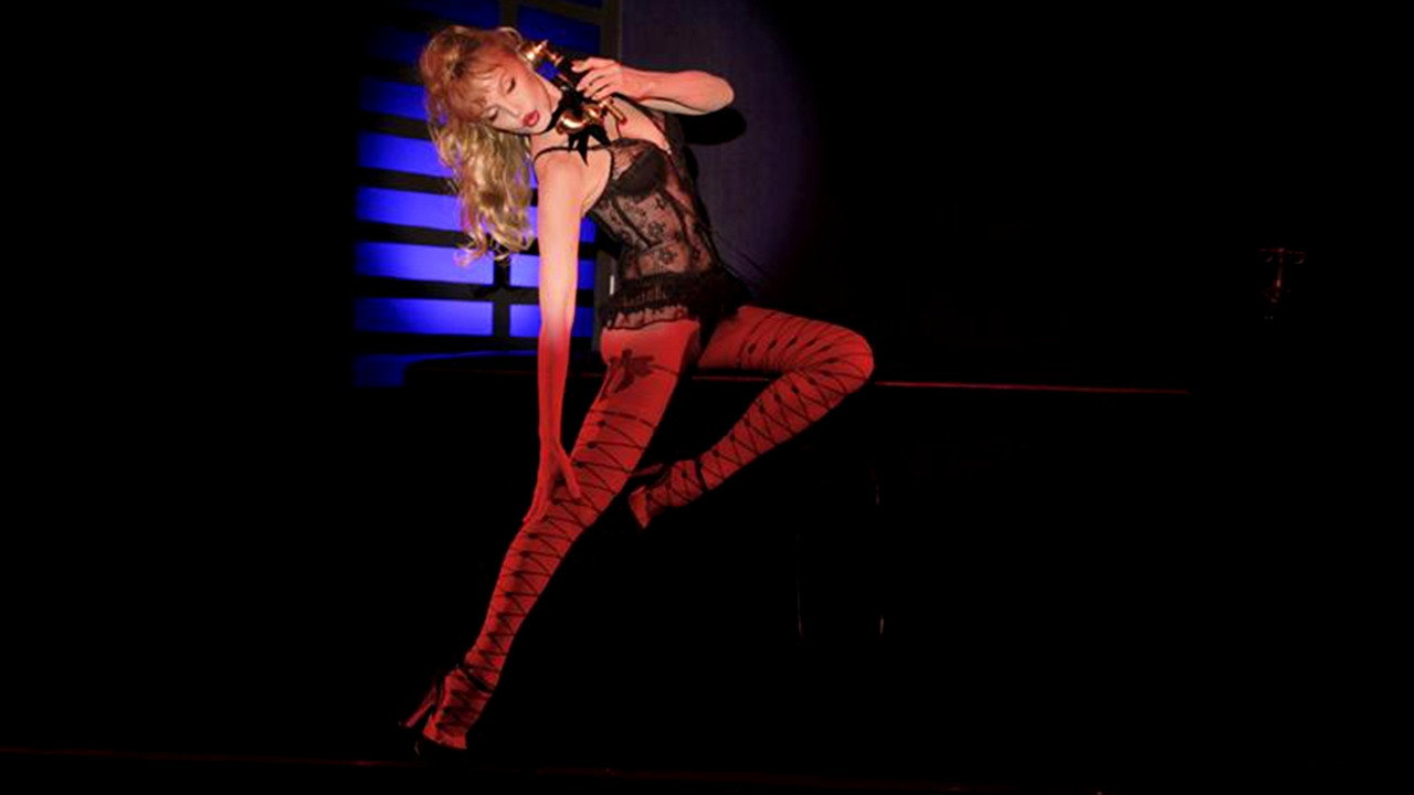 Arielle Dombasle au Crazy Horse backdrop