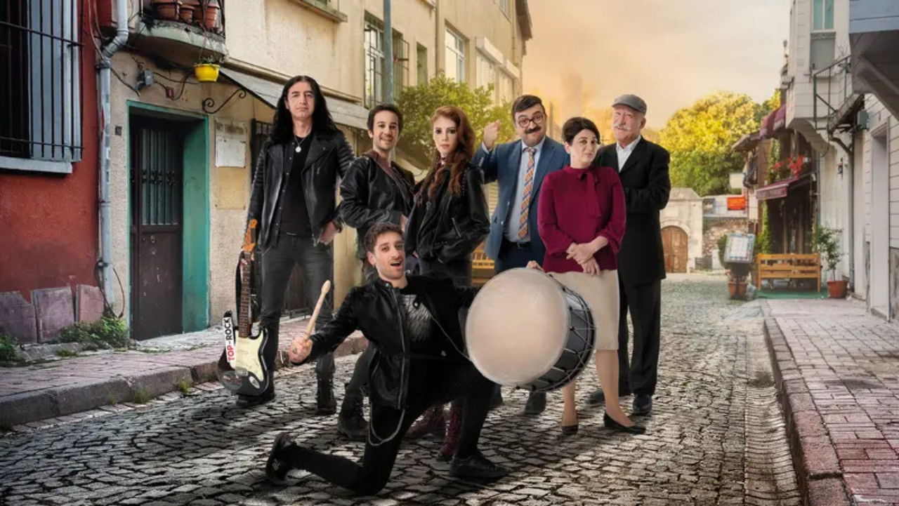 Dengi Dengine backdrop