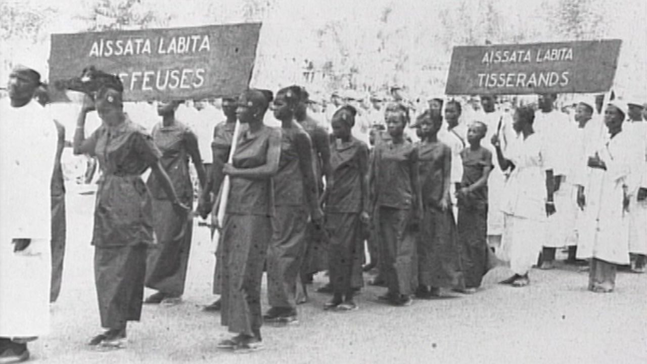 À Bamako, les femmes sont belles... backdrop