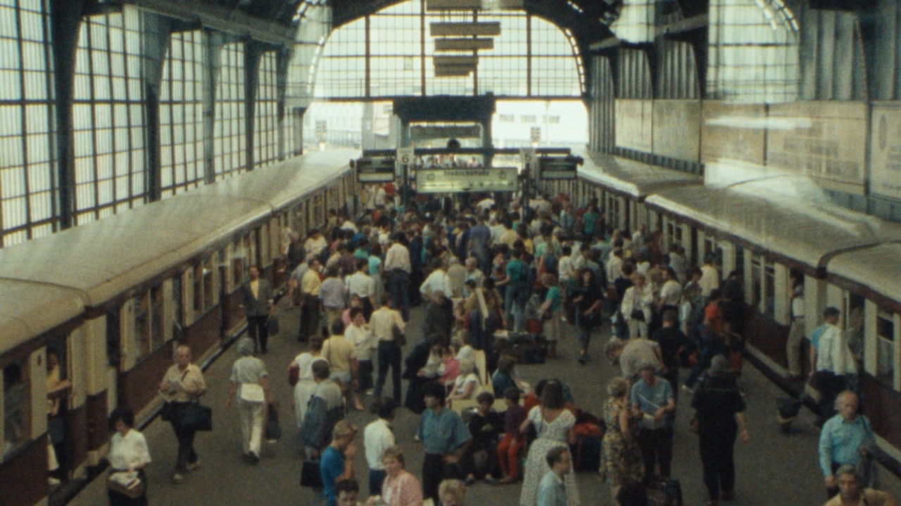 Berlin, Bahnhof Friedrichstraße, 1990 backdrop