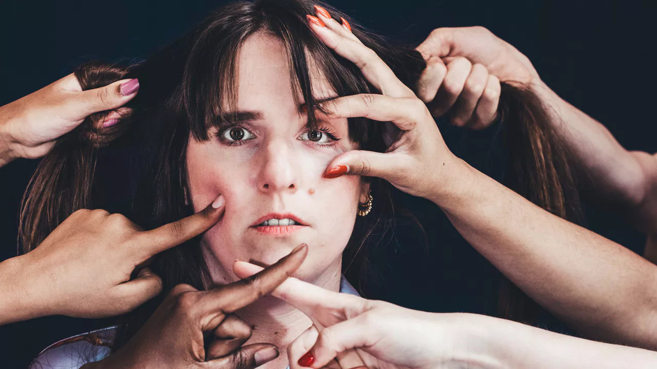 Sarah in Wokeland backdrop