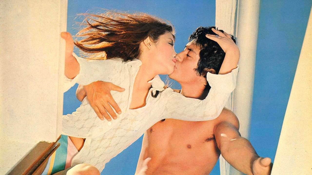 Hurry on a Sail to Dream backdrop